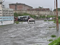 El huracán Melissa, el más poderoso del Atlántico esta temporada, impactó Jamaica con vientos de 295 km/h, dejando graves destrozos en todo el país. EFE/R. Brown