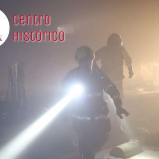 Bomberos de Guadalajara controlan incendio en el Centro Histórico
