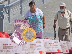 En noviembre, seis programas del Bienestar, entre ellos el dirigido a adultos mayores de 65 años y más, realizarán el depósito correspondiente a sus beneficiarios y beneficiarias. EL INFORMADOR / ARCHIVO / X / @EvelynSalgadoP