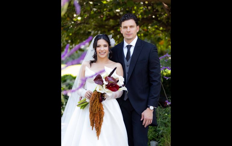 Alexandra Curiel y Juan Carlos Álvarez. GENTE BIEN JALISCO / Revista del 31 de octubre 2025