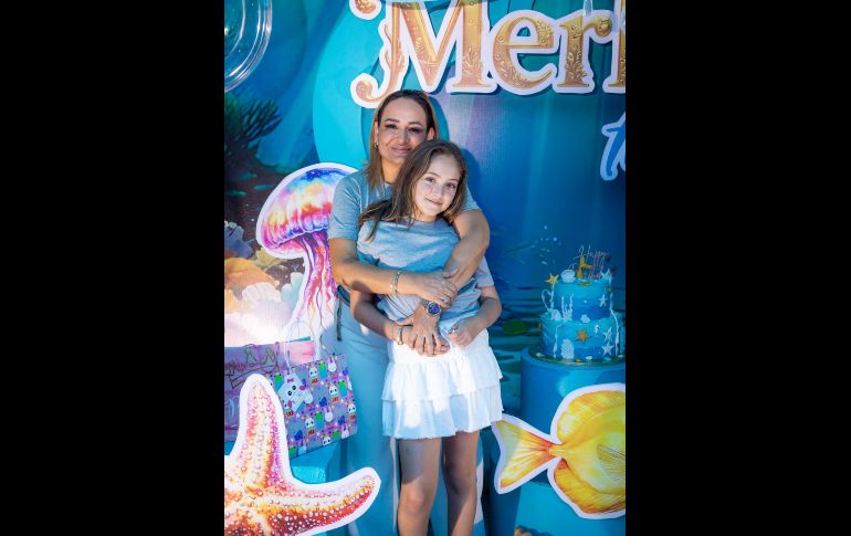 Mónica Trujillo y Merlina Delgado. GENTE BIEN JALISCO / Revista del 31 de octubre 2025