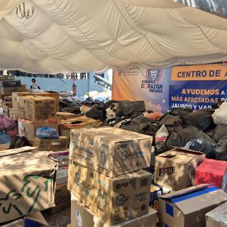 UdeG entrega 36 toneladas de ayuda al Ejército para damnificados por lluvias en el país