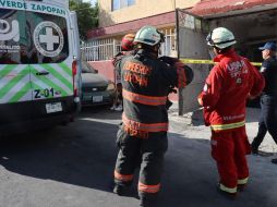 El elevador de carga de una finca en remodelación cayó por aparente exceso de carga, con un trabajador de 75 años de edad. ESPECIAL/ Bomberos de Zapopan
