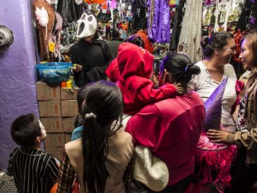 Autoridades y padres recomiendan mantener medidas de seguridad durante la celebración. EL INFORMADOR/ ARCHIVO.