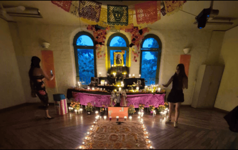 Uno de los momentos más emotivos fue la presentación del altar en honor a Jorge Vergara fundador de Educare y quien falleció en el 2019. ESPECIAL