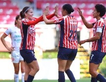 En un duelo en el que las rojiblancas no tuvieron inconvenientes para dominar a su rival, lo más destacado fue que Viridiana Salazar llegó a las 100 anotaciones en el Circuito Rosa, tras colaborar con la segunda diana del conjunto tapatío. X / @ChivasFemenil