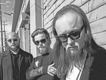 Molchat Doma. La agrupación regresa a Guadalajara este 5 de noviembre para presentar su nuevo álbum “Belaya Polosa”. CORTESÍA