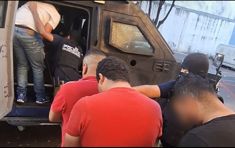La detención de los presuntos delincuentes se logró el pasado 30 de octubre en calles de la colonia Blanco y Cuéllar, en Guadalajara. ESPECIAL / Fiscalía de Jalisco