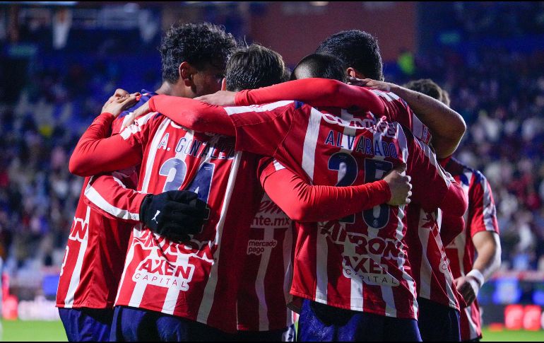 Aunque Chivas cuenta con varios caminos para colarse en la Liguilla, un error en la última fecha de la Fase Regular del Apertura 2025 podría costarle esta clasificación directa. Imago7 / ARCHIVO