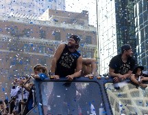 Clayton Kershaw celebró un título con los Dodgers porúltima vez en su carrera. EFE/A. Dinner