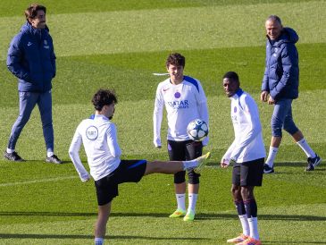 Luis Enrique señala que su equipo es capaz de frenar el buen momento del Bayern. EFE/C. Petit