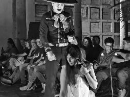 Puesta en escena de Huitzil Danza Teatro, compañía dirigida por Karla Pantoja y Juan Manuel González. ESPECIAL