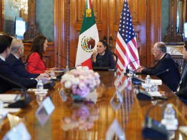 Sheinbaum recibió a la secretaria del Departamento de Agricultura de Estados Unidos, Brooke Rollins, en el Palacio Nacional. EFE/Presidencia de México