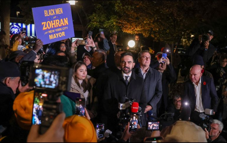 El socialista Zohran Mamdani podría convertirse en uno de los alcaldes más jóvenes en la historia de Nueva York y en el primero musulmán. EFE/S. Yenesel