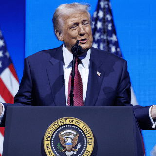 Bombardeos a "cárteles terroristas" no se limitan solo a Venezuela: Trump