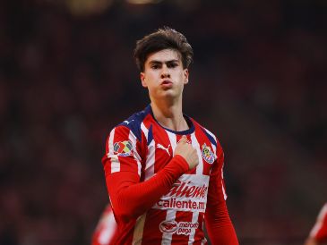 El mejor goleador mexicano de la Liga MX tendrá la oportunidad de mostrarse con la casaca tricolor en los compromisos frente a Uruguay y Paraguay, programados para los días 15 y 18 de noviembre. IMAGO7