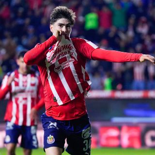 México convoca a 3 jugadores de Chivas para enfrentar a Uruguay y Paraguay