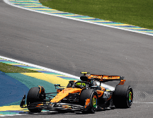 Lando Norris abrió fuerte la SQ3 con un tiempo competitivo, pero en su segundo intento llevó el límite más allá. EFE / S. Moreira
