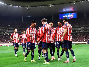 El Club Deportivo Guadalajara aseguró su clasificación directa a la Liguilla del Torneo Apertura 2025 tras confirmarse su permanencia en el sexto lugar de la tabla general. IMAGO7