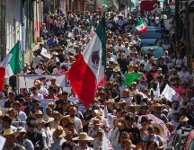 Cierran negocios y marchan en memoria de Carlos Manzo; estuvo presente Grecia Quiroz. SUN / L. CAMACHO