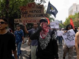Desde el Ángel hasta el Hemiciclo, jóvenes marcharon para exigir un alto a la violencia y mejores condiciones de vida en el país. SUN/H. Salvador