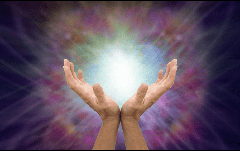 Aunque ambos términos comparten un aire de misterio, la diferencia principal radica en el origen del fenómeno. CANVA