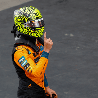 Lando Norris gana en Brasil y se acerca al título