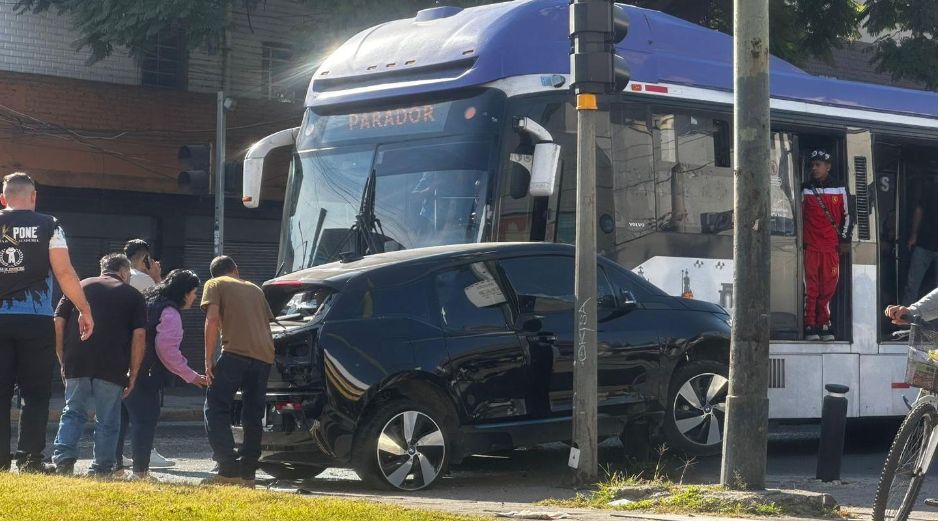 El choque fue atendido por elementos de la Cruz Roja Mexicana, que se encuentran a pocos metros de donde ocurrió el percance. ESPECIAL/ UEPCBJ