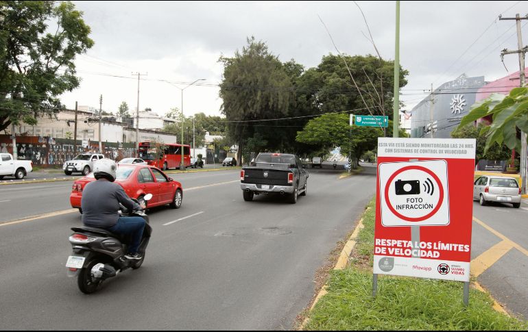 El nuevo sistema de notificación de fotomultas por correo electrónico permite a los conductores consultar sus infracciones y acceder a los descuentos por pronto pago. EL INFORMADOR
