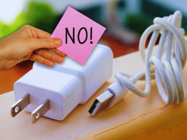 Doblar el cable del cargador de manera inapropiada puede generar varios daños. ESPECIAL / CANVA