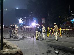 La explosión inicial se extendió a varios vehículos, según las imágenes difundidas por los medios de comunicación y en las redes sociales. EFE/R. GUPTA