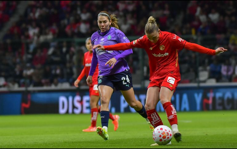 La goleadora tapatía reafirma su lugar como una de las máximas referentes del fútbol femenil mexicano. IMAGO7/ A. Hernandez.
