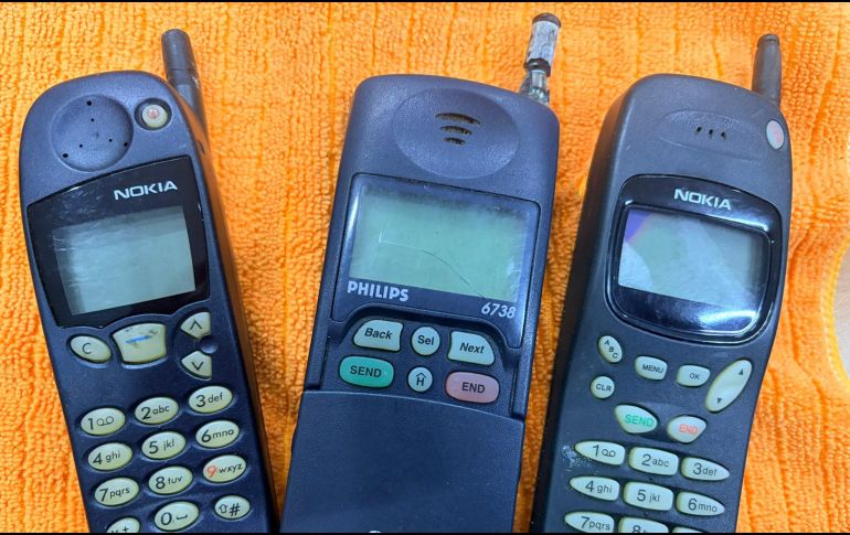 La campaña está destinada únicamente al reciclaje de celulares antiguos. X / @NARIZROJAAC