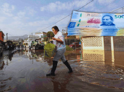 Para recibir el pago se les enviará un mensaje de texto (SMS) a los beneficiarios al número telefónico que registraron como medio de contacto para informarles el día, hora y módulo donde les corresponde recibir su apoyo. SUN / ARCHIVO