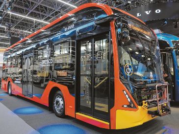El camión eléctrico modelo Luminus, presentado ayer en la Expo Transporte, es la primera unidad 100% eléctrica que alimentará las rutas del Tren Ligero y marca el inicio de una etapa de movilidad sustentable. EL INFORMADOR/ J. Acosta