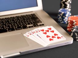 La futura reforma, dijo Claudia Sheinbaum, buscará actualizar la regulación, cerrar vacíos legales y fortalecer la supervisión del sector digital. ESPECIAL / CANVA