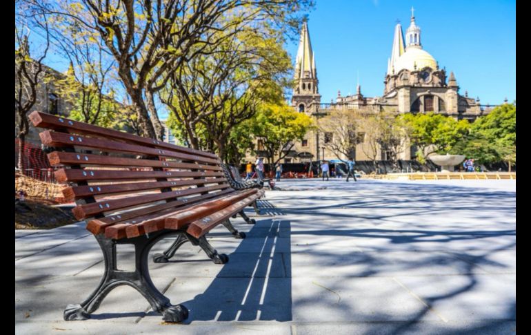 El funcionario explicó que el estacionamiento de la plaza se encuentra prácticamente terminado, y que actualmente se trabaja en labores finales de pintura, colocación de luminarias y habilitación de rampas. EL INFORMADOR / A. Navarro