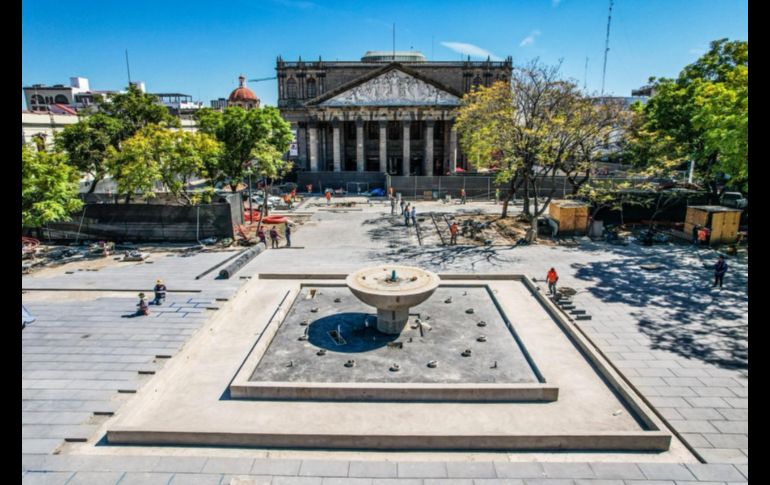 El funcionario explicó que el estacionamiento de la plaza se encuentra prácticamente terminado, y que actualmente se trabaja en labores finales de pintura, colocación de luminarias y habilitación de rampas. EL INFORMADOR / A. Navarro