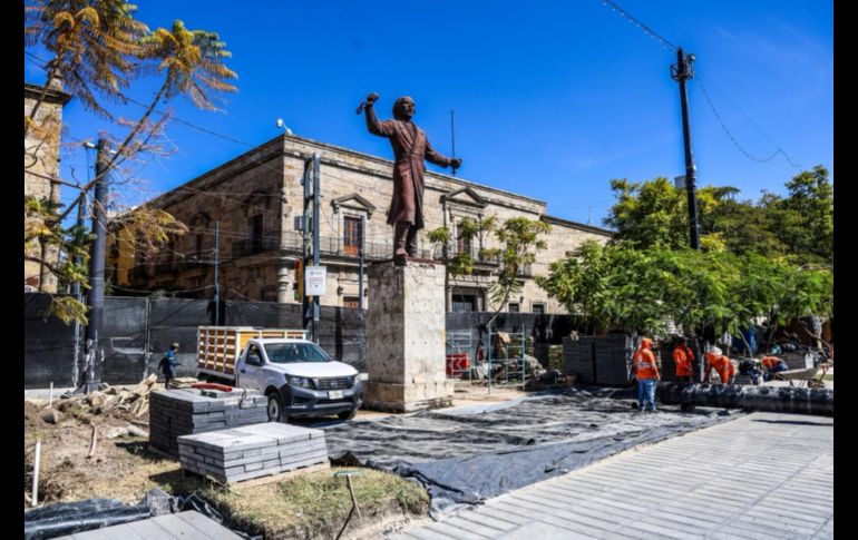 El funcionario explicó que el estacionamiento de la plaza se encuentra prácticamente terminado, y que actualmente se trabaja en labores finales de pintura, colocación de luminarias y habilitación de rampas. EL INFORMADOR / A. Navarro