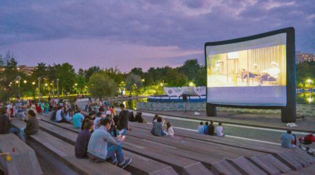 El cine en espacios abiertos en la Perla Tapatía se ha vuelto todo un ritual. ESPECIAL