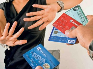 La reforma también beneficia a los consumidores al garantizarles el derecho a cancelar tarjetas sin penalización ni costos ocultos. SUN