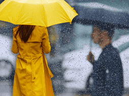 Las lluvias fuertes a puntuales torrenciales fuertes, podrían reducir la visibilidad, incrementar los niveles de ríos y arroyos, y generar encharcamientos, deslaves e inundaciones. ESPECIAL / CANVA