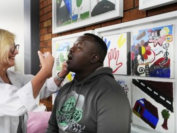 La Organización Mundial de la Salud indicó este jueves, que estaba desplegando a 11 oficiales técnicos para apoyar a Etiopía en la investigación y respuesta al brote de Fiebre hemorrágica viral. AP / ARCHIVO