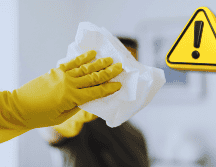 Si el espejo tiene salpicaduras de pasta dental o maquillaje, retíralas antes con un poco de vinagre y una esponja suave. ESPECIAL / CANVA