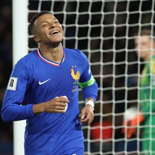 Francia clasifica al Mundial; Italia sigue en zona de repesca