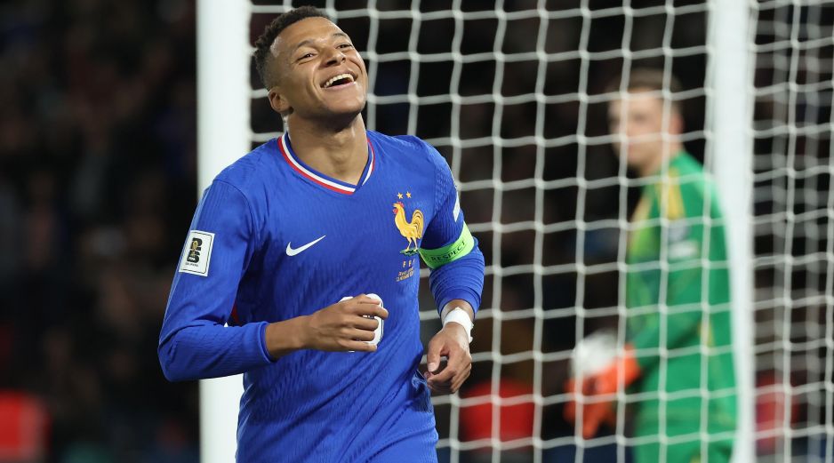 Kylian Mbappé marcó un doblete en el encuentro y se pone a dos tantos de igualar a Olivier Giroud como el máximo anotador de su Selección. EFE/C. Petit