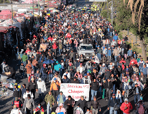 Hasta este 14 de noviembre, las y los docentes de la CNTE mantienen el paro de labores de 48 horas y plantones en diversos puntos de la Ciudad de México. EFE / M. Guzmán
