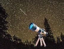 Para presenciar mejor este evento, su pico será el 17 de noviembre y también tendrá gran intensidad las noches del 16 y 18 de noviembre. ESPECIAL / CANVA