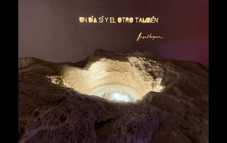 El museo fue diseñado como una “grotto”, una cueva dentro del volcán que representa el estadio, y dialoga con elementos naturales como un pirul centenario, que se convierte en “árbol guardián” del recinto. EL INFORMADOR/ A. Navarro