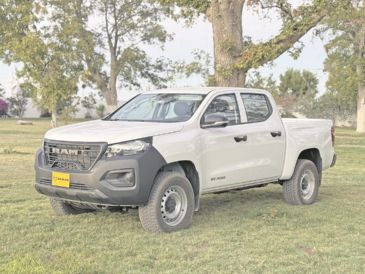 El diseño de la nueva Ram 1200 combina funcionalidad y estilo, incorporando mejoras en seguridad y una configuración más versátil para distintos tipos de trabajo. ESPECIAL